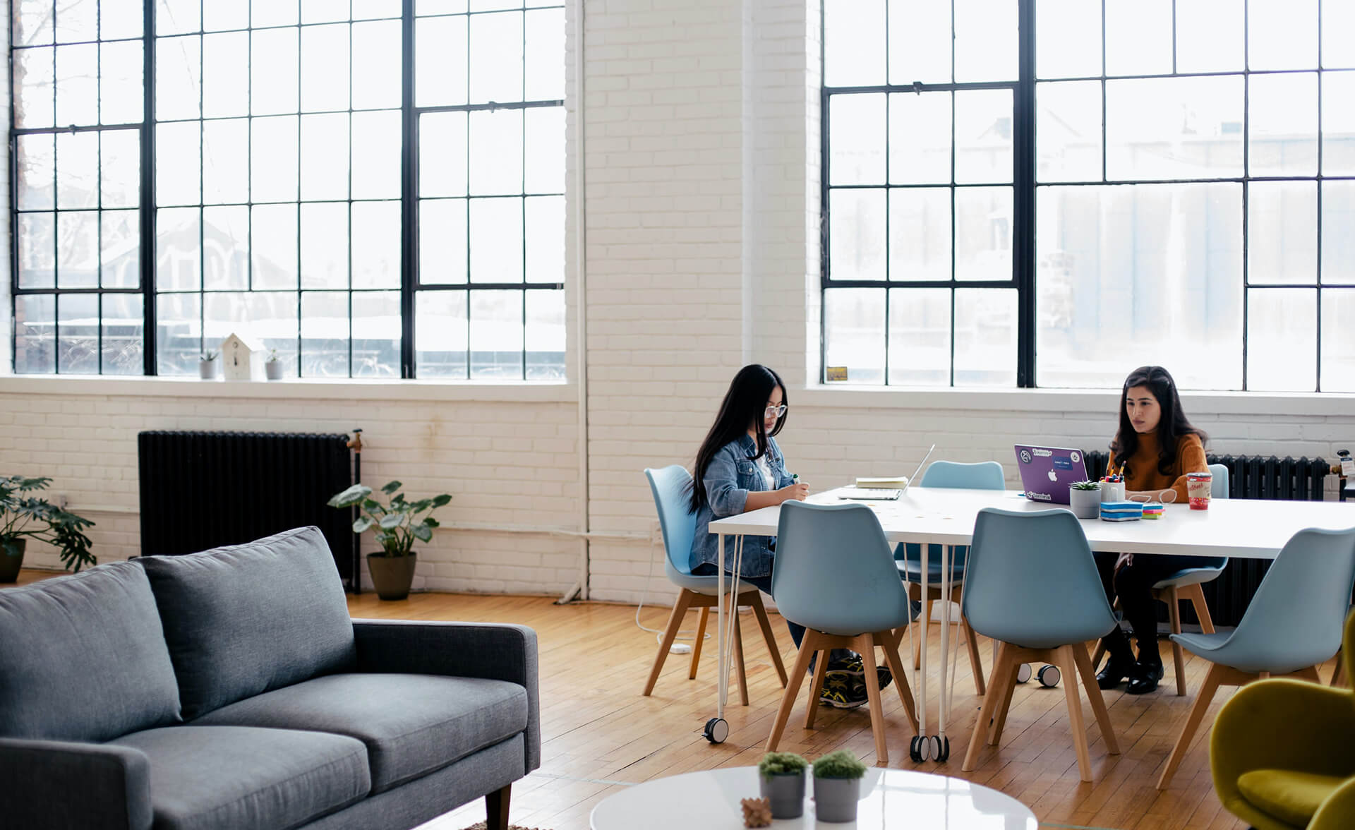 Contemporary office meeting space